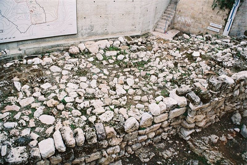 파일:Biblical Jerusalem Wall Remnants.jpg